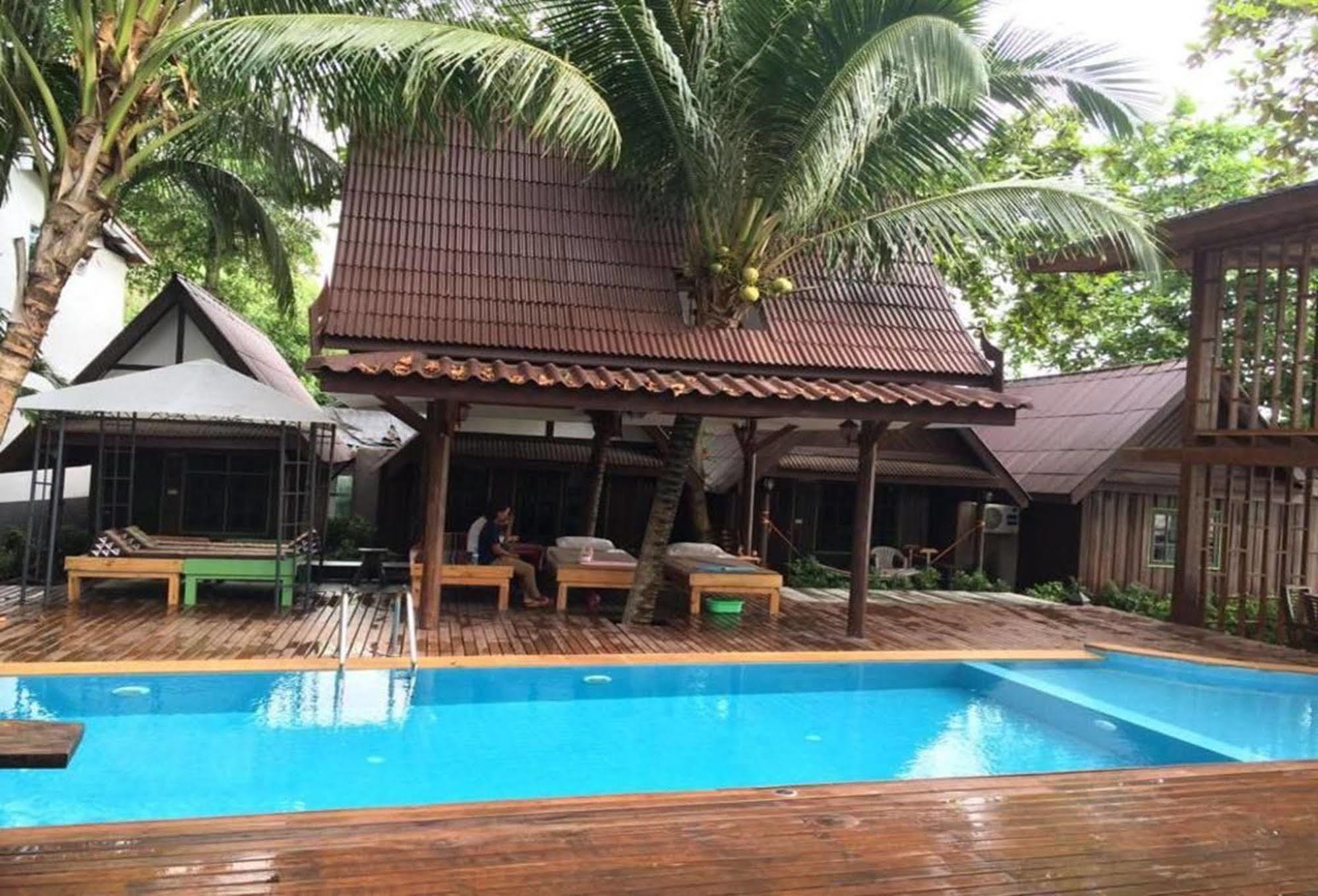 Apple Beachfront Resort Trat Exterior foto
