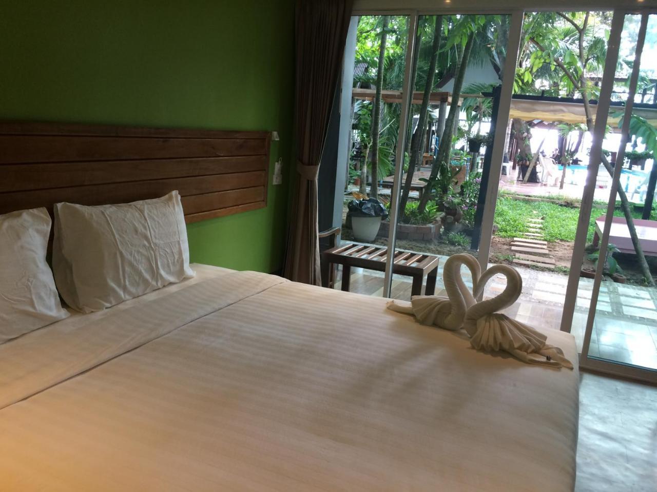 Apple Beachfront Resort Trat Exterior foto
